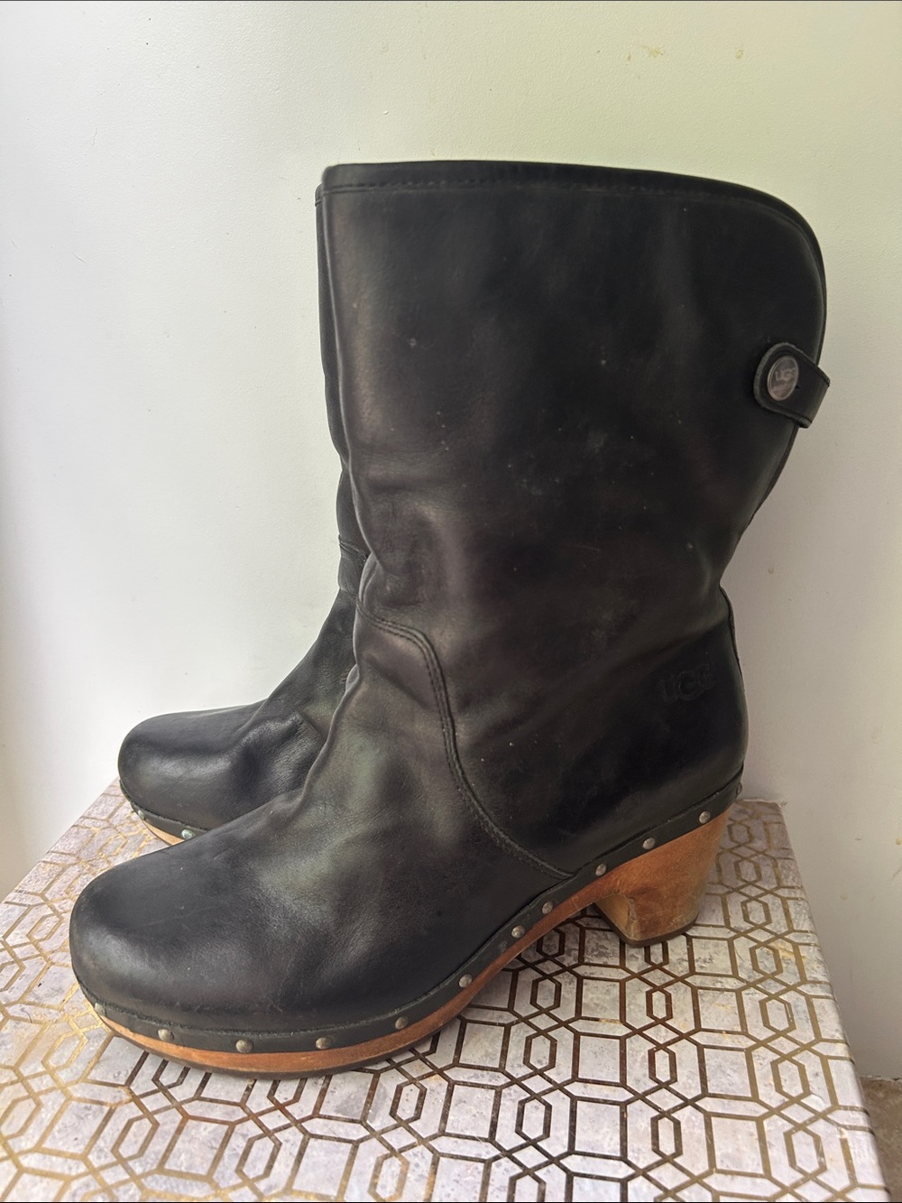 Ugg Lynnea Leather Clog Booties Women's size 7
